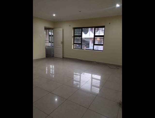 3 BEDROOM FLAT RENTED IN SPRINGFIELD